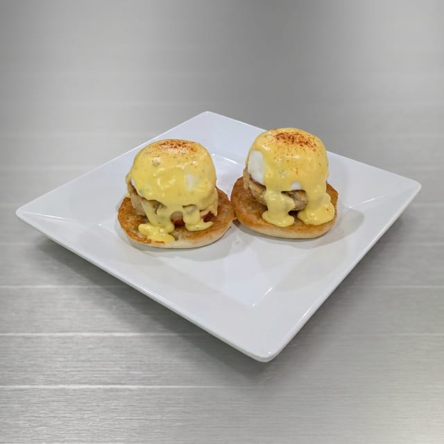 1/2 Crab Cake Benny.